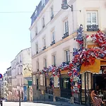 Cocon Convivial A Montmartre